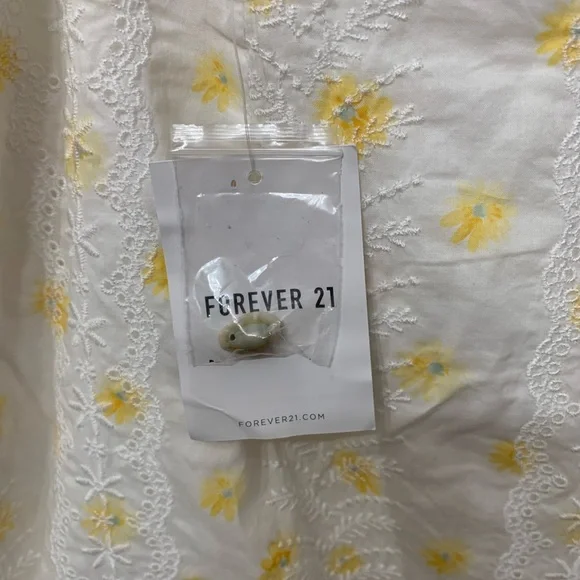 Floral White and Yellow Skirt - Picture 4 of 4